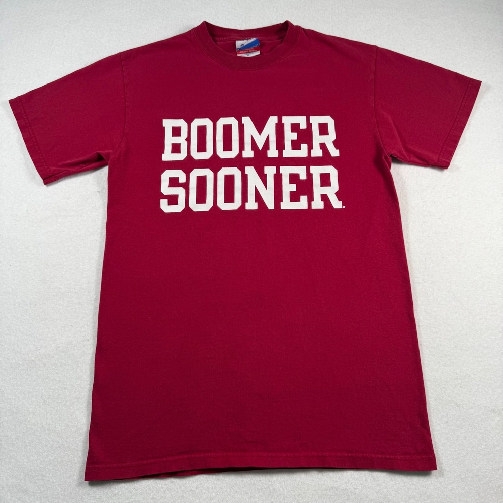 Champion Boomer Sooner Oklahoma OU Crimson Red Graphic T-Shirt Mens Medium